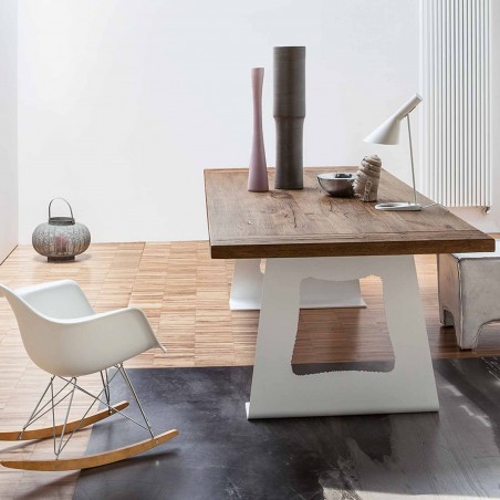 Devina Nais  - Table Reverse - Fer Devina Nais  - Table Reverse - Fer