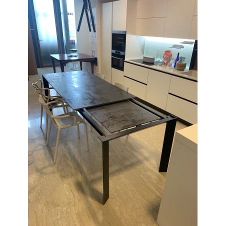 Pointhouse - Diamante Table Pointhouse - Diamante Table