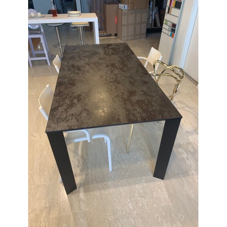 Pointhouse - Diamante Table Pointhouse - Diamante Table