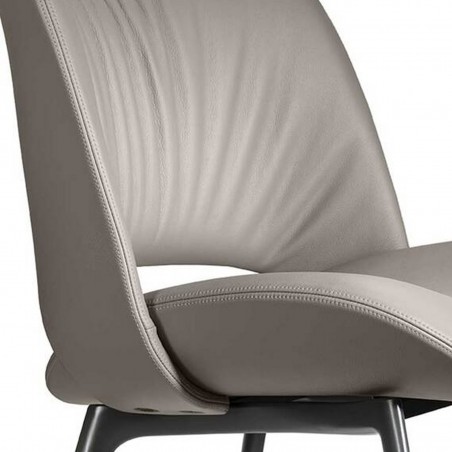 Poltrona Frau - Nice Little Armchair Poltrona Frau - Nice Little Armchair