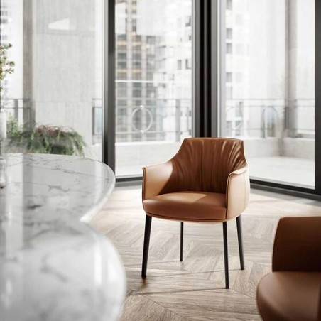 Poltrona Frau - Archibald Large Petite Fauteuil