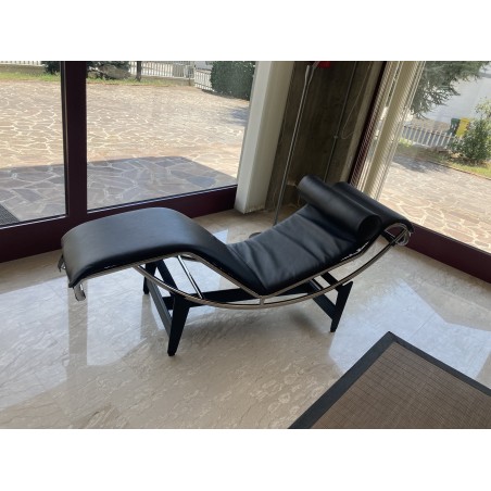 Cassina - 4 Chaise Longue à réglage continu LC4 Cassina - 4 Chaise Longue à réglage continu LC4