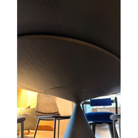 Desalto - Clay Oval Table Lava Stone